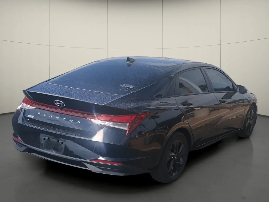 Used 2023 Black Hyundai SEL image 7