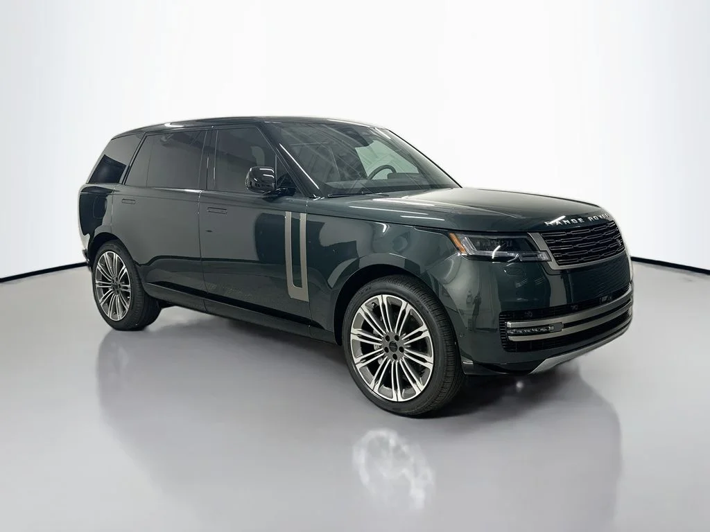 New 2026 Belgravia Green Metallic Land Rover SE image 7