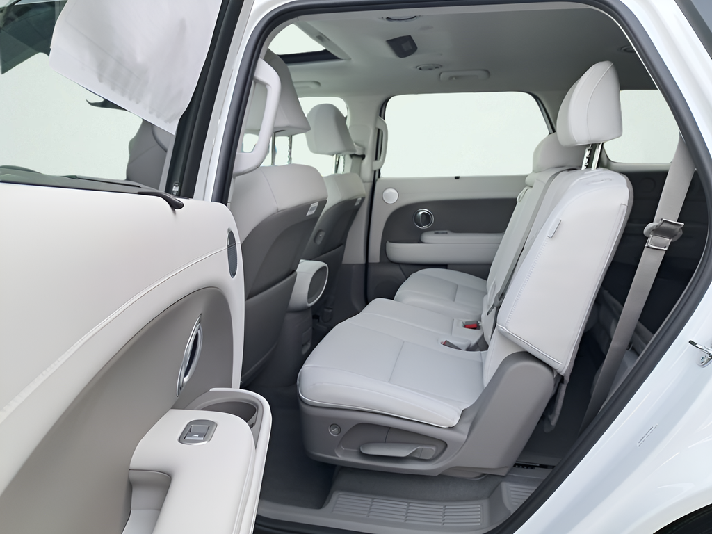 New 2026 White Hyundai SEL Premium image 12
