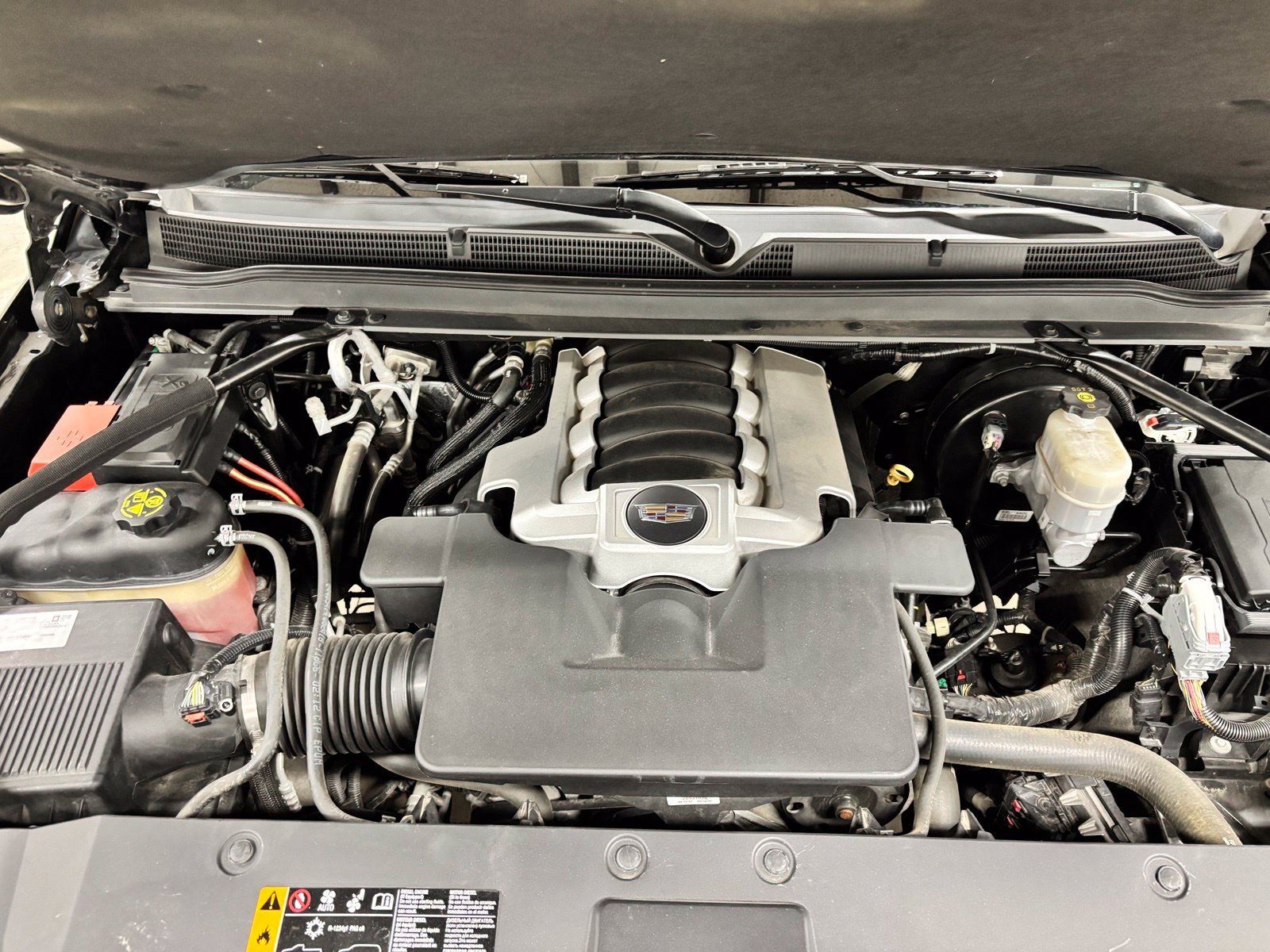 Used 2019 Black Cadillac Luxury image 27