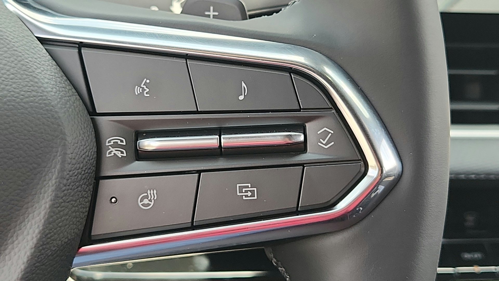 2027 Chevrolet Equinox LT - Photo 24