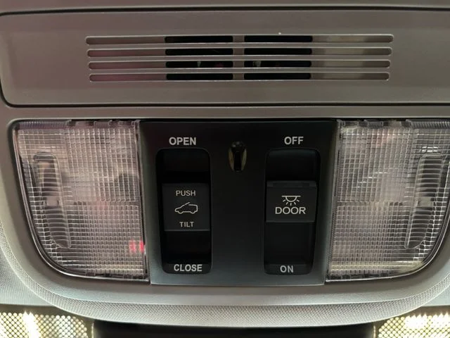 Used 2024 Lunar Silver Metallic Honda EX-L image 22