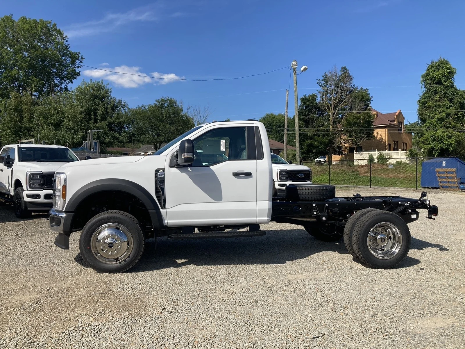 New 2026 Oxford White Ford XL image 3