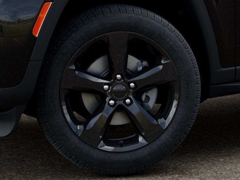 New 2026 Diamond Black Crystal Pearlcoat Jeep Limited image 8