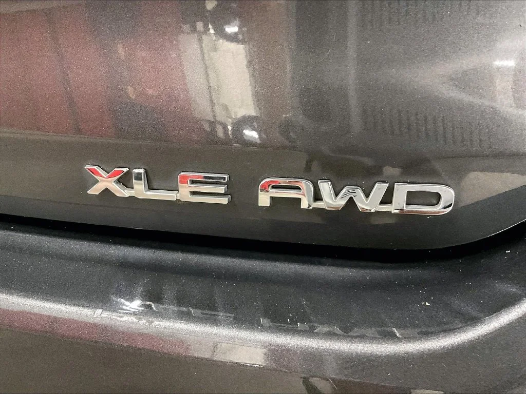 Used 2022 Gray Toyota XLE image 11