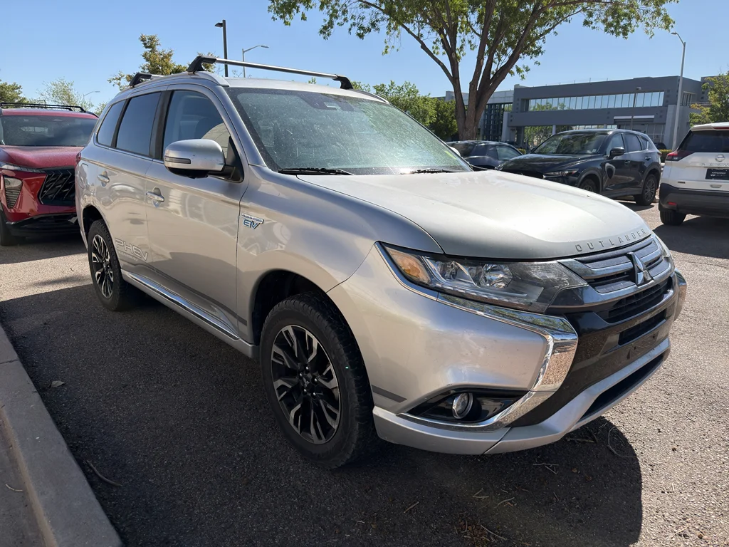 Used 2018 Alloy Silver Metallic Mitsubishi GT image 3
