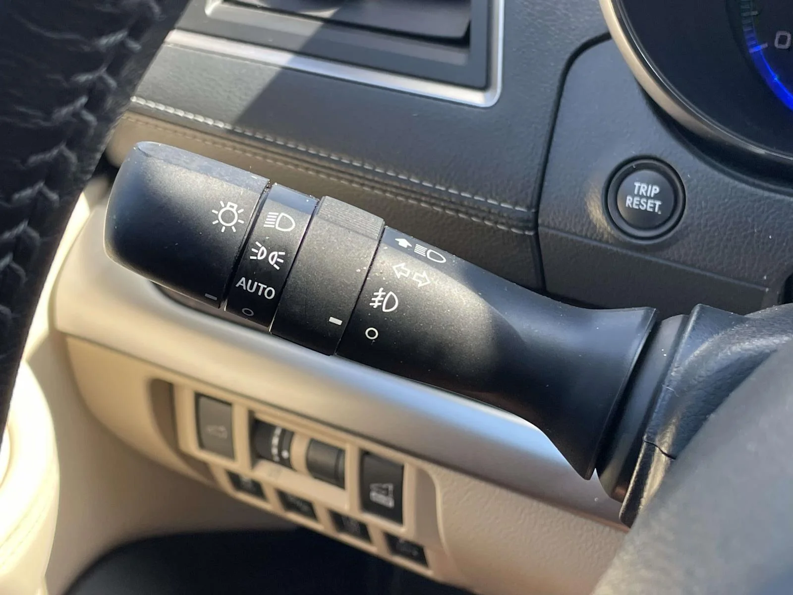 Used 2019 Tungsten Metallic Subaru Limited image 12