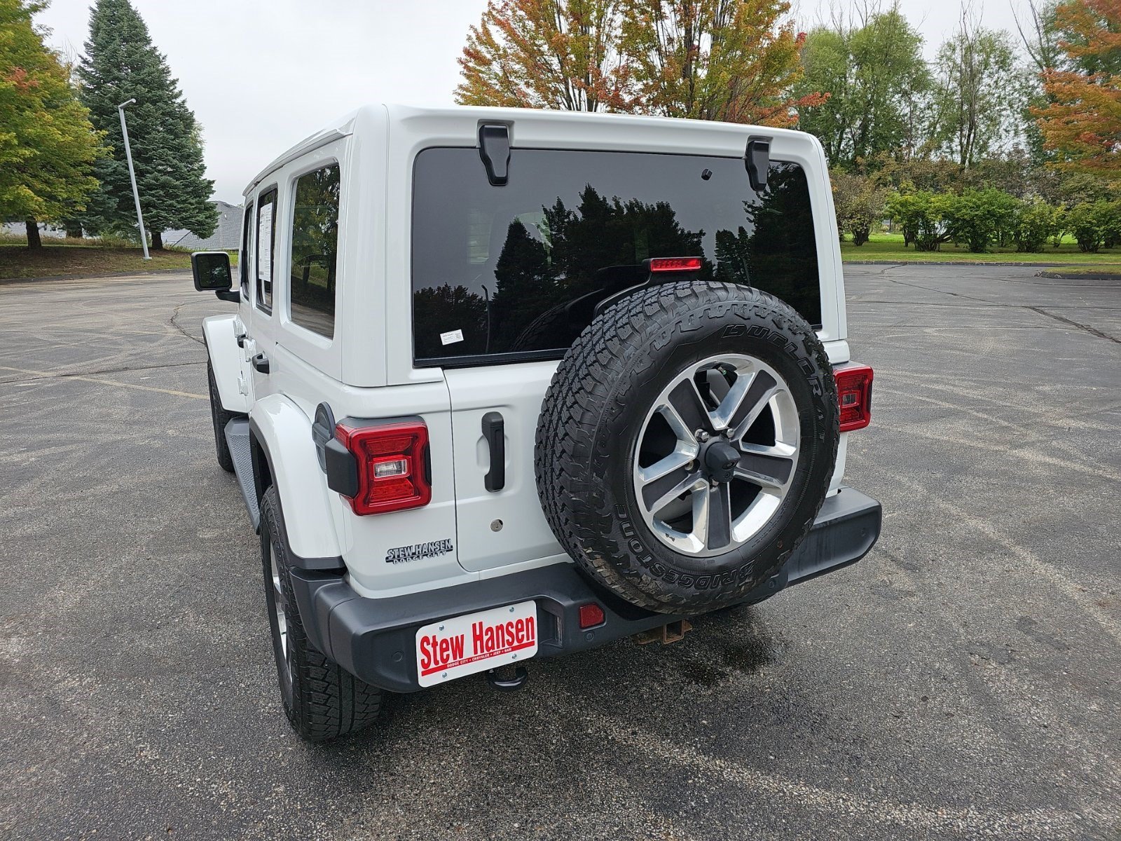 Used 2019 Bright White Clearcoat Jeep Sahara image 3