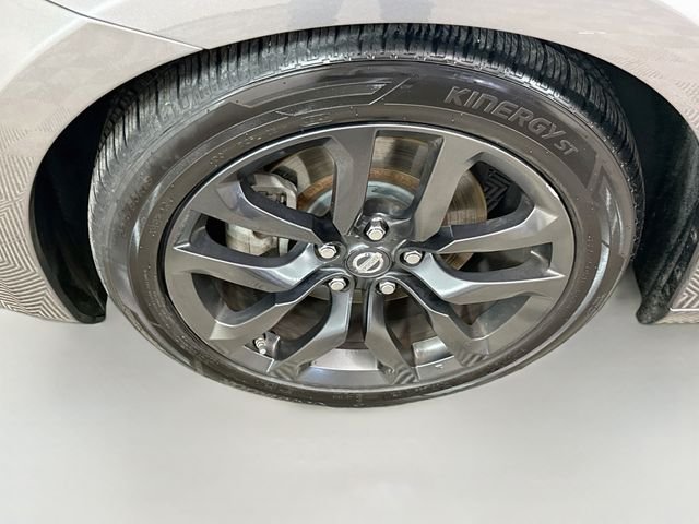 Used 2017 Gray Nissan Touring image 26