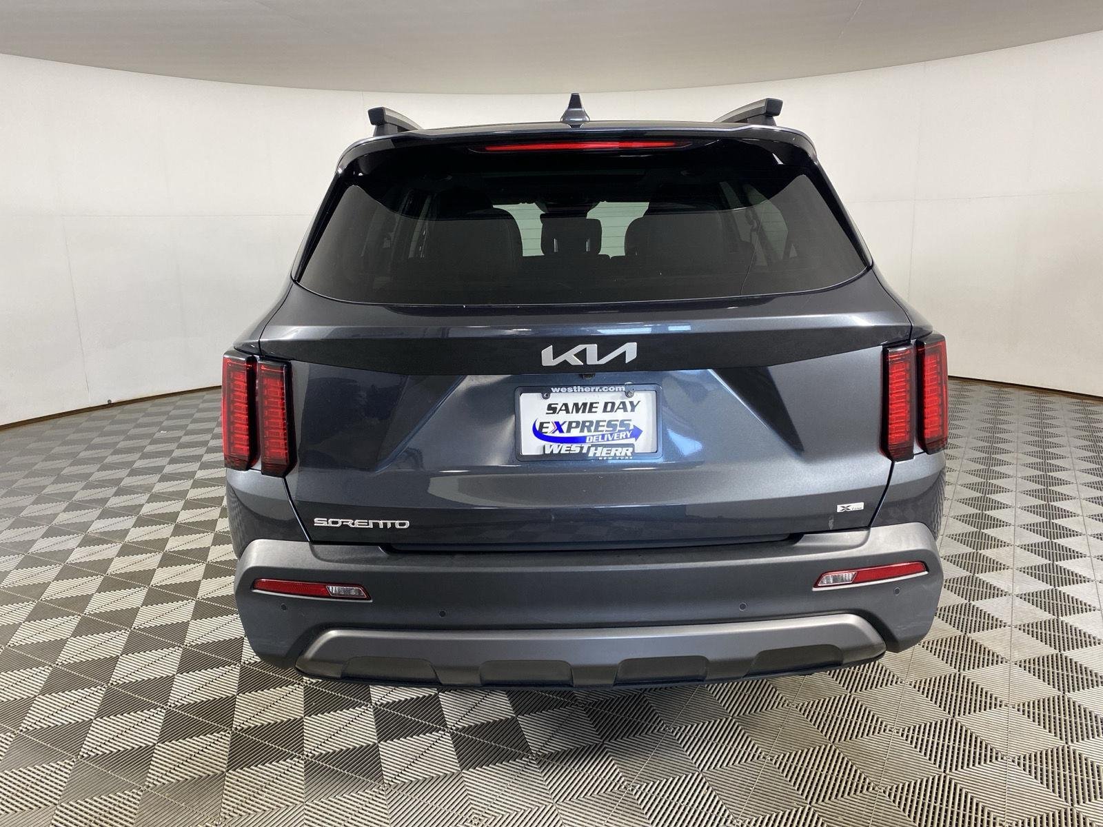 Used 2023 Gravity Gray Kia X-Line S image 9
