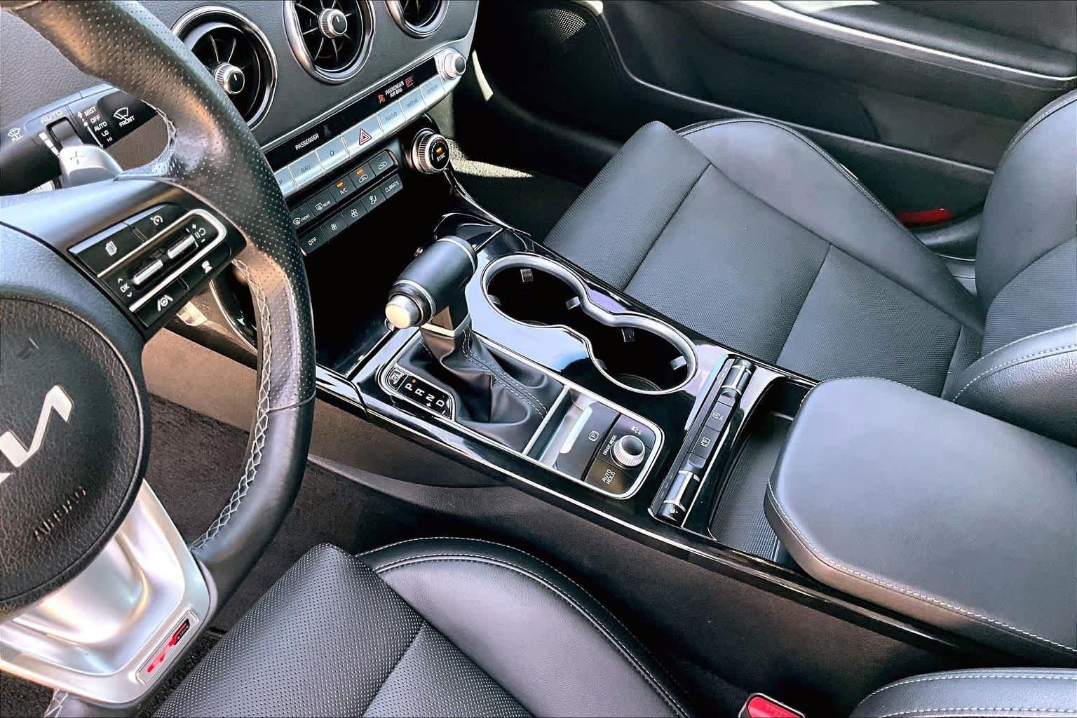 Used 2022 Snow White Pearl Kia GT-Line image 15