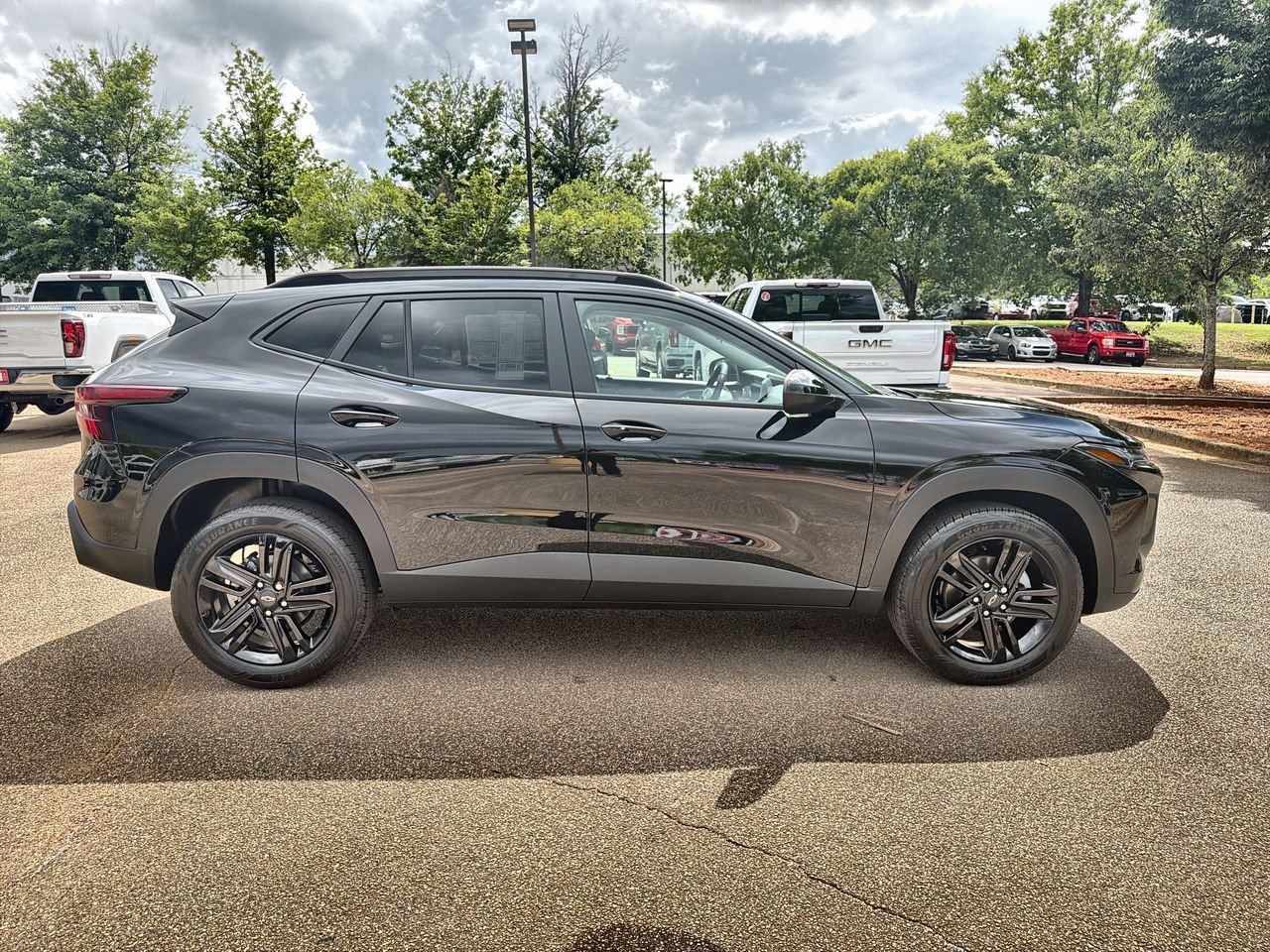 New 2026 Mosaic Black Metallic Chevrolet ACTIV image 9