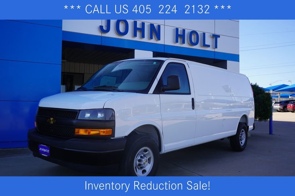 2026 Chevrolet Express 2500 Extended Work Van HD's photo
