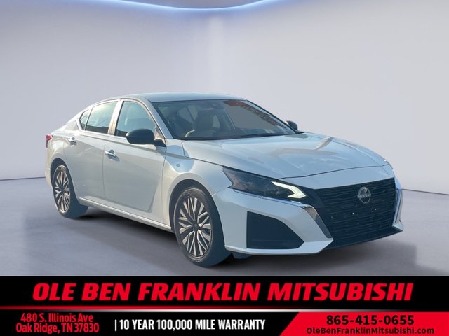 Pre-Owned 2025 Nissan Altima SV FWD Sedan