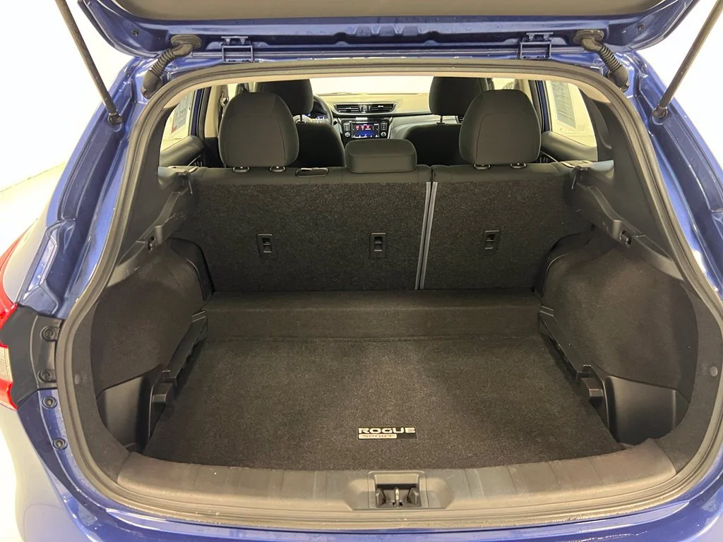 Used 2022 Blue Nissan S image 31