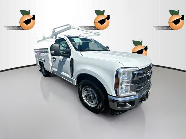 2025 Ford F-350 Super Duty Chassis Cab