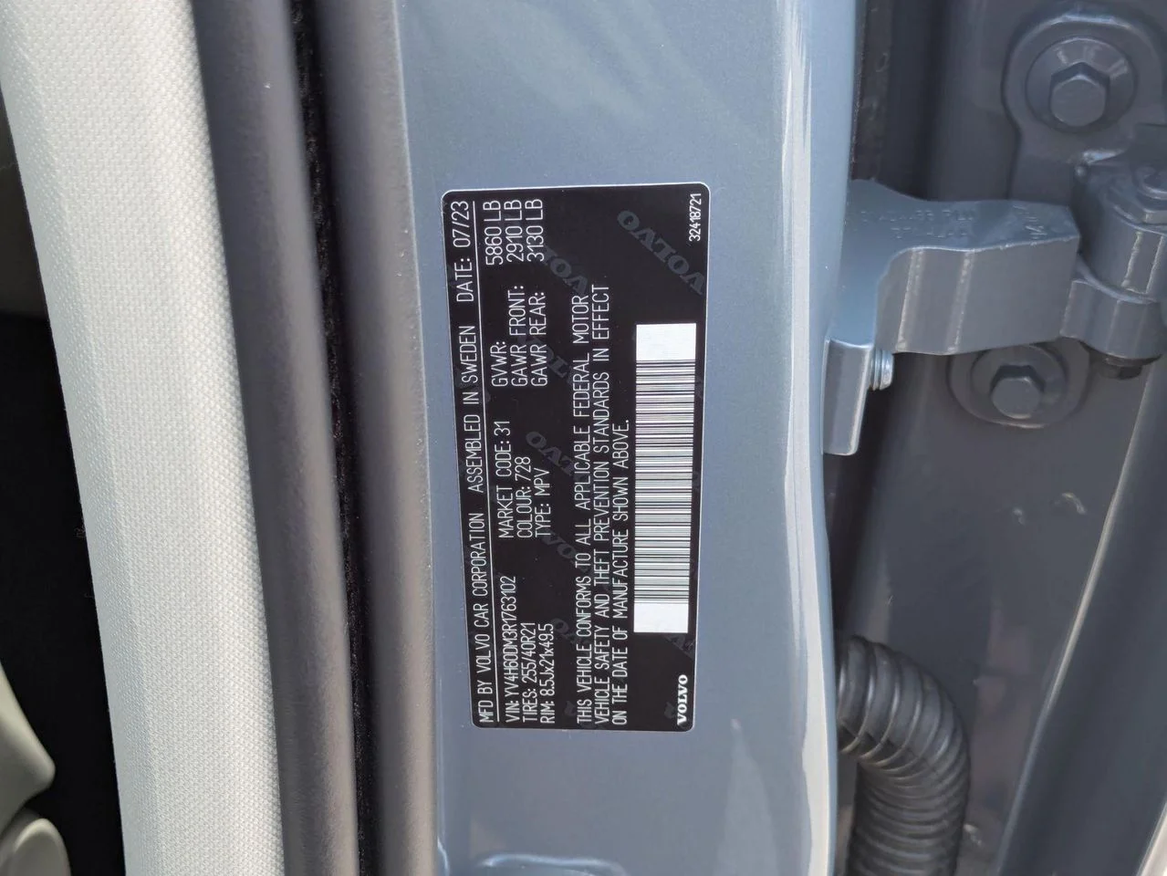 Used 2024 Thunder Grey Metallic Volvo T8 Ultimate Dark Theme image 26