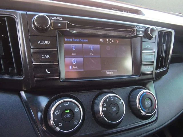 Used 2018 Aqua Toyota LE image 18