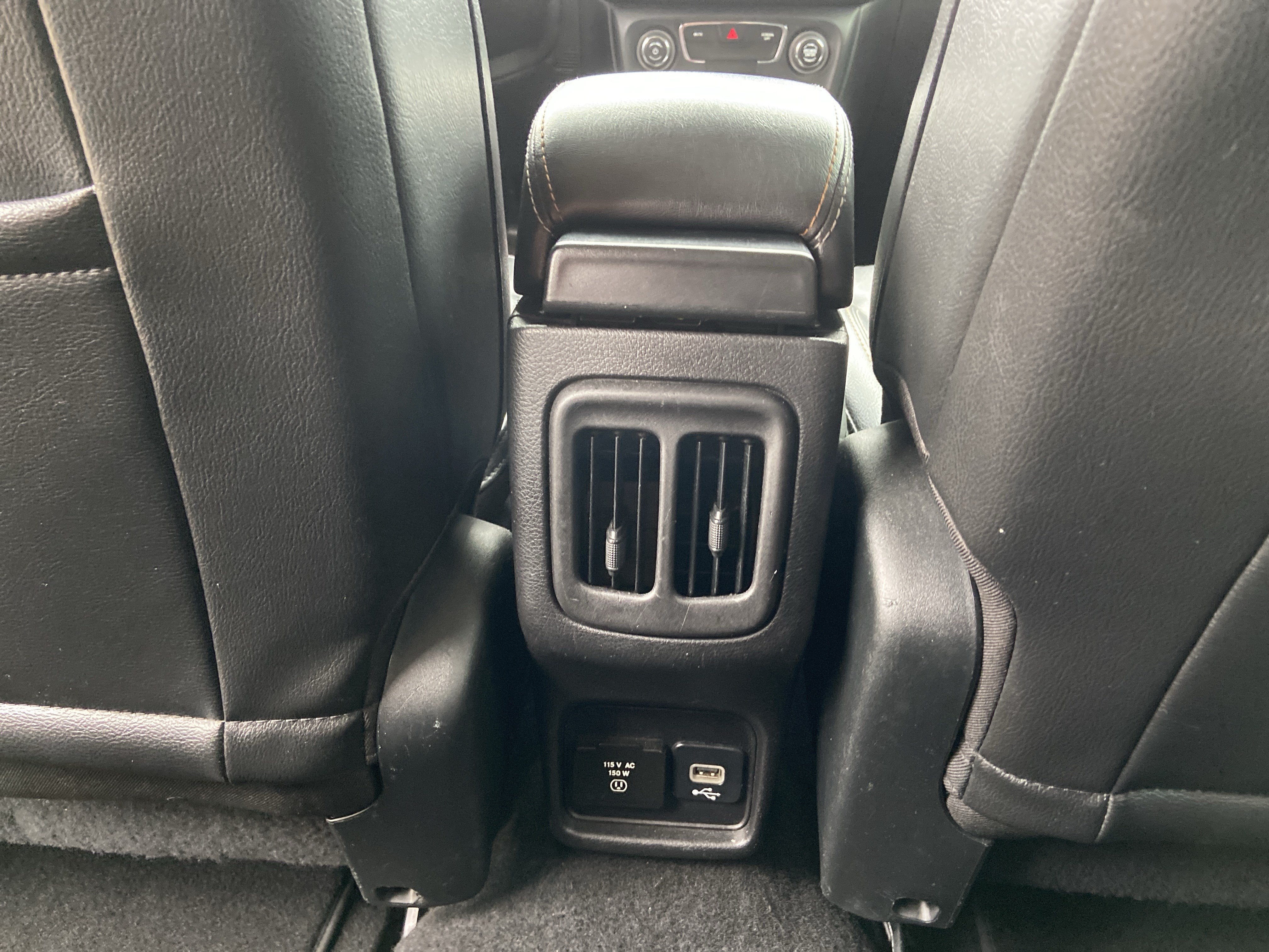 Used 2019 Billet Silver Metallic Clearcoat Jeep Latitude image 30
