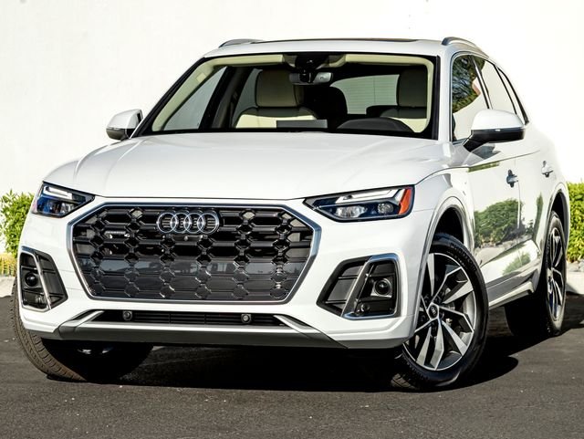 Used 2023 Glacier White Audi 45 S line Premium image 1