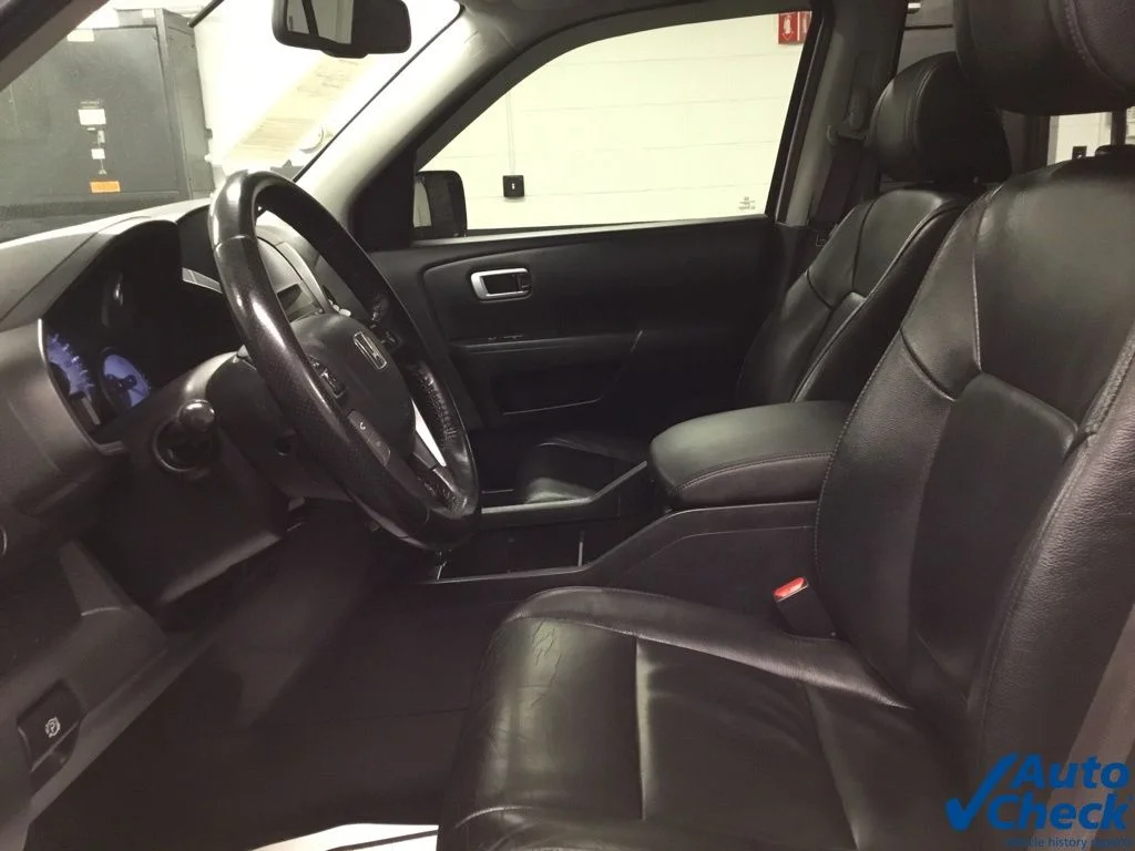 Used 2013 Silver Honda EX-L image 22