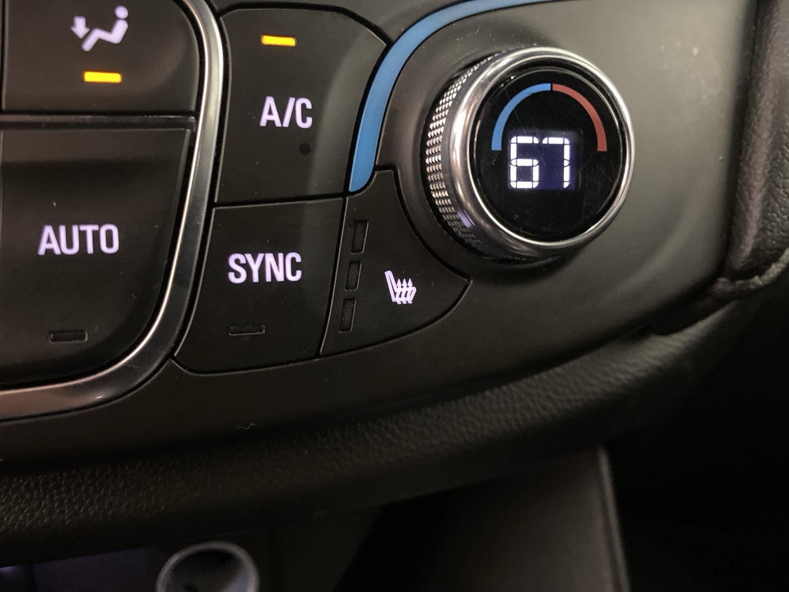 Used 2023 MOSAIC BLACK METALLIC Chevrolet LT Cloth image 20