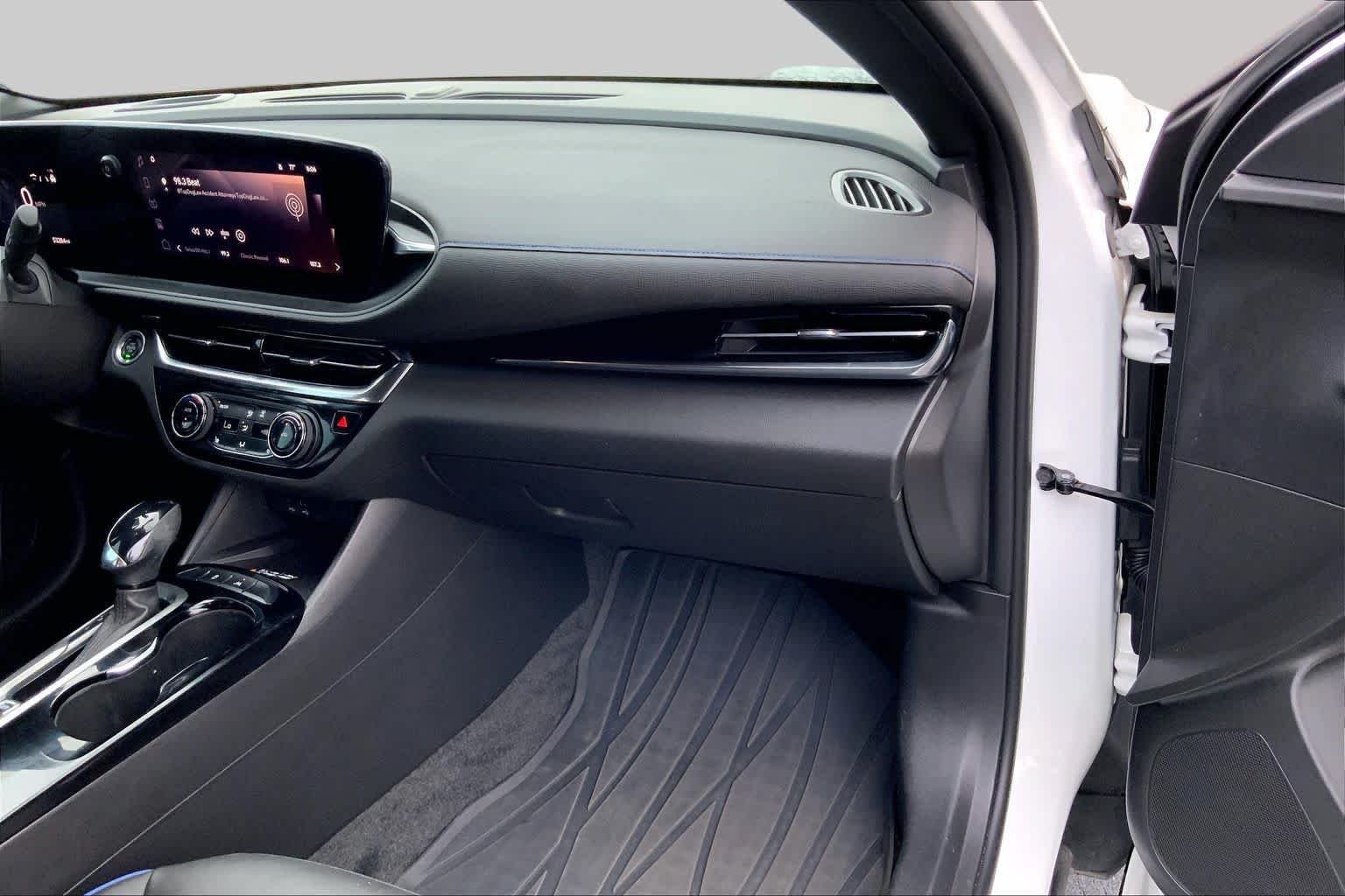 Used 2024 Summit White Buick Sport Touring image 16