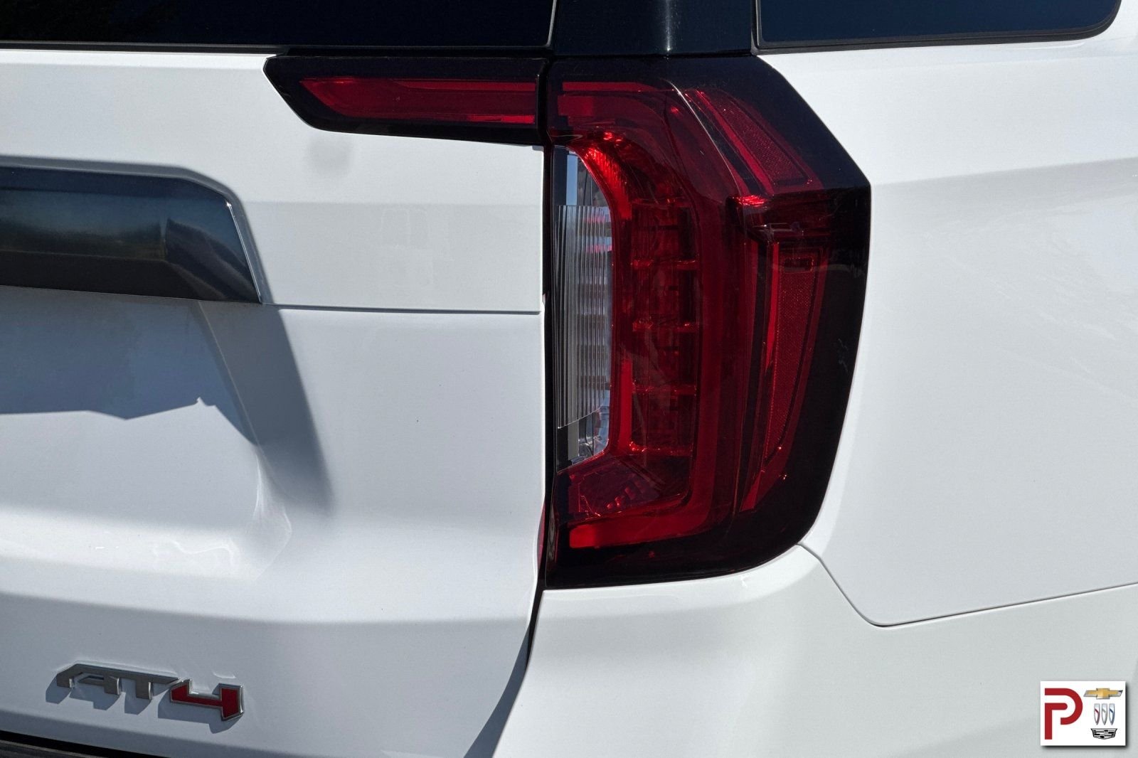 Used 2022 White GMC AT4 image 35