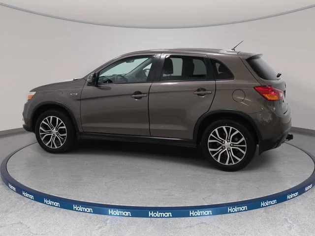 Used 2016 Black Mitsubishi ES image 9