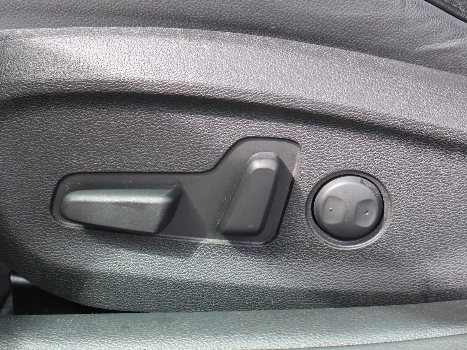 Used 2019 Symphony Silver Hyundai Sport image 12
