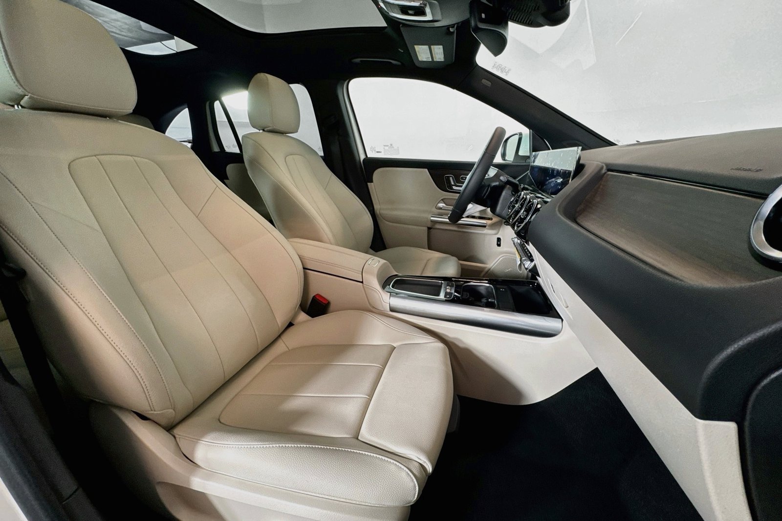 New 2026 Polar White Mercedes-Benz GLA 250 image 26