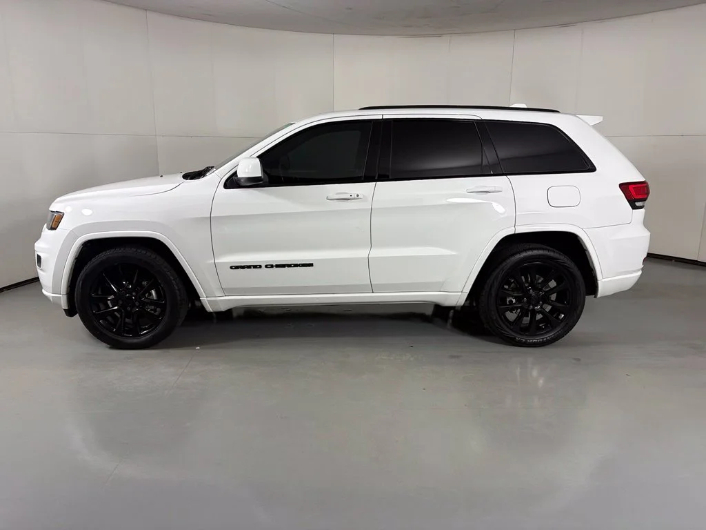 Used 2019 White Jeep Altitude image 5