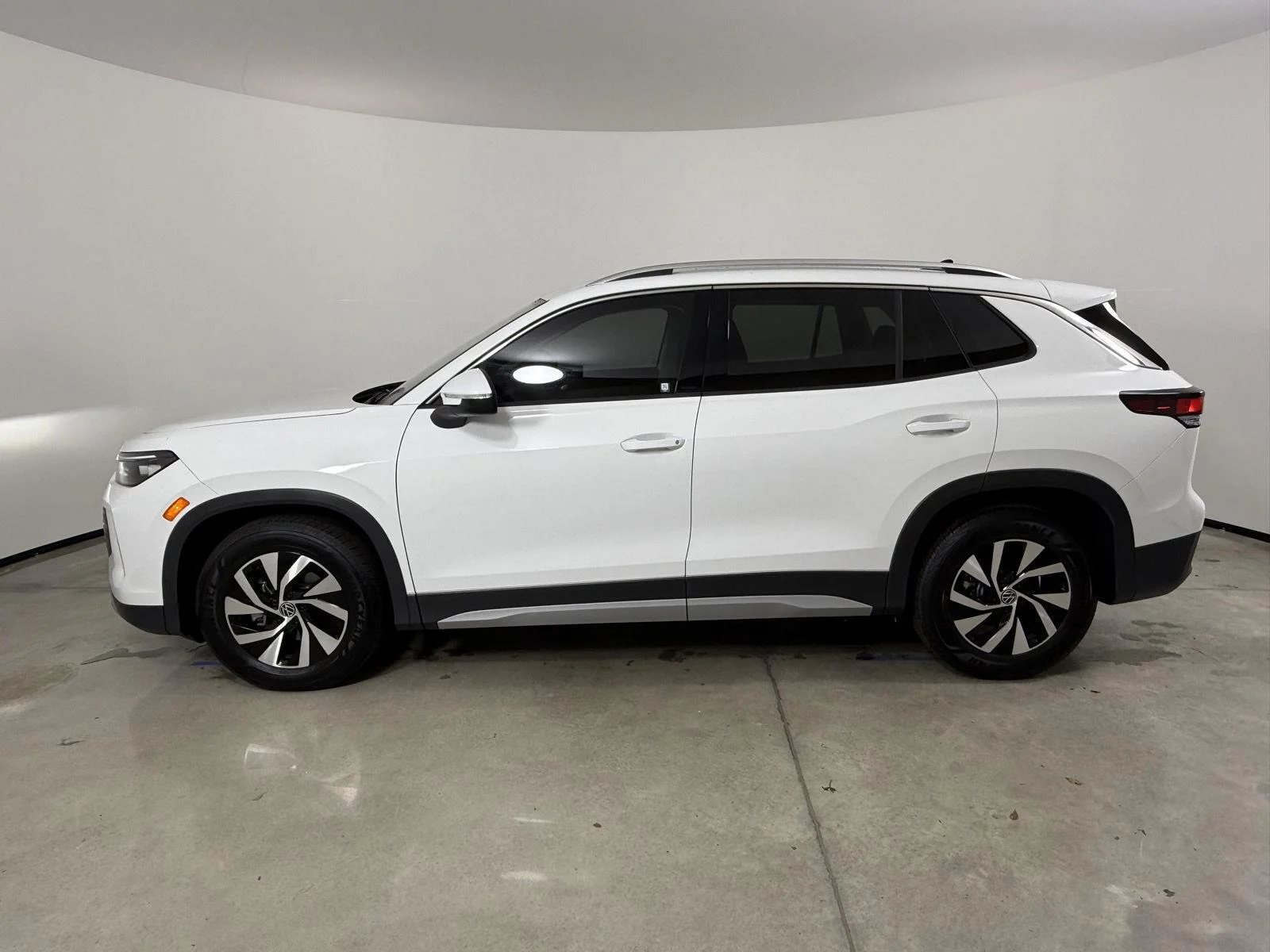 New 2026 Pure White Volkswagen S image 8