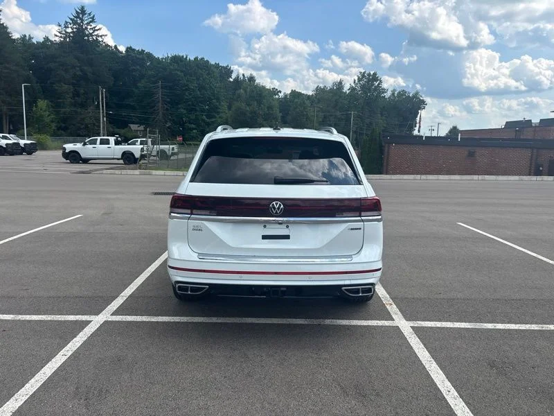 New 2026 White/off-white Volkswagen 2.0T SEL Premium R-Line image 4