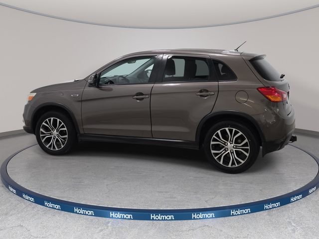 Used 2016 Black Mitsubishi ES image 9