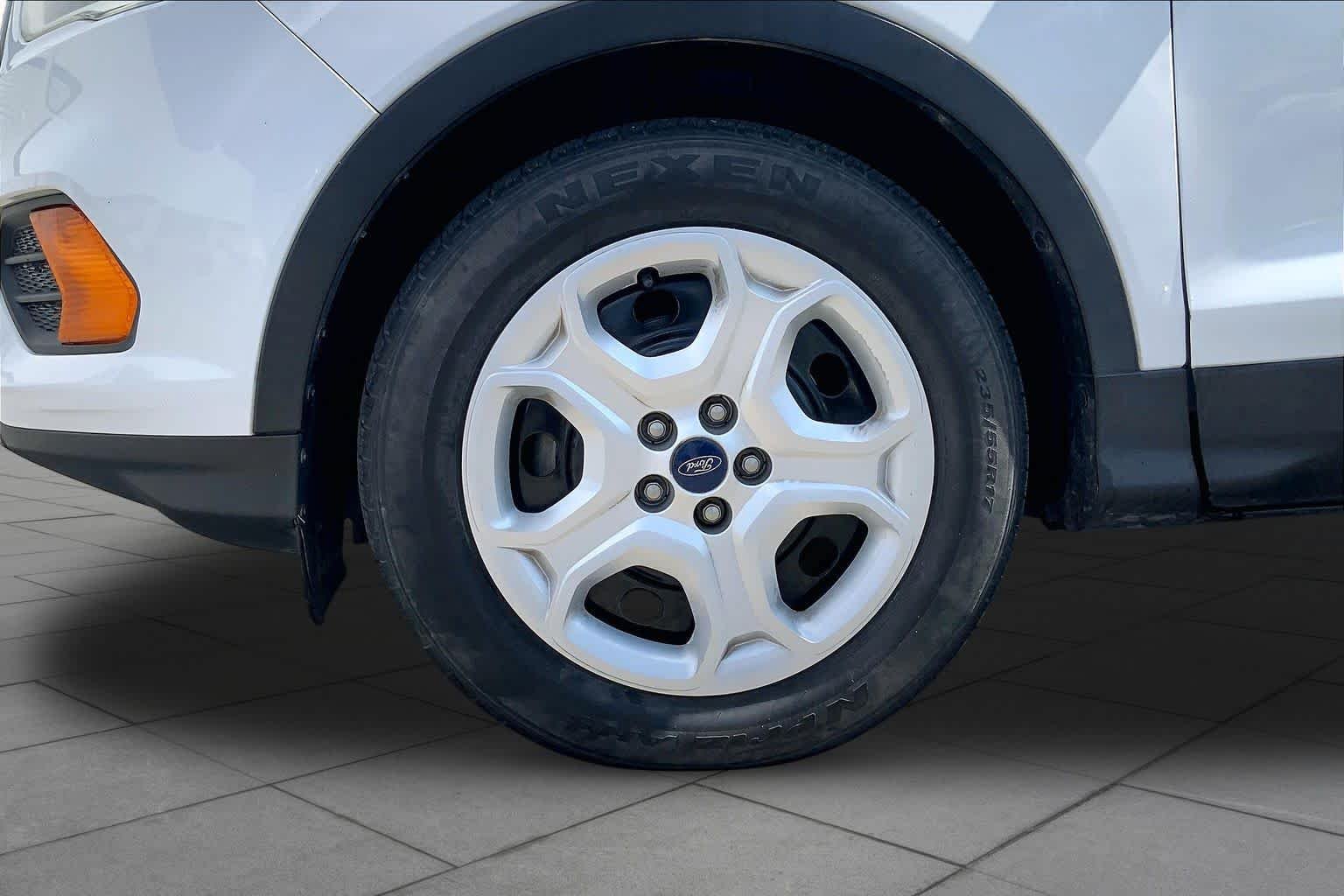Used 2017 Oxford White Ford S image 9
