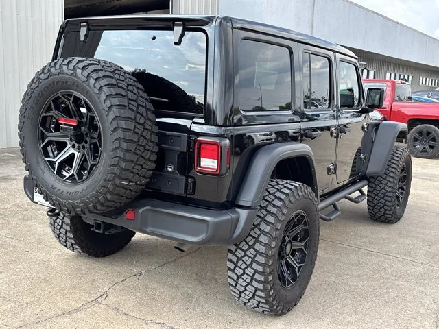 2025 Jeep Wrangler 4-Door Willys - Photo 16