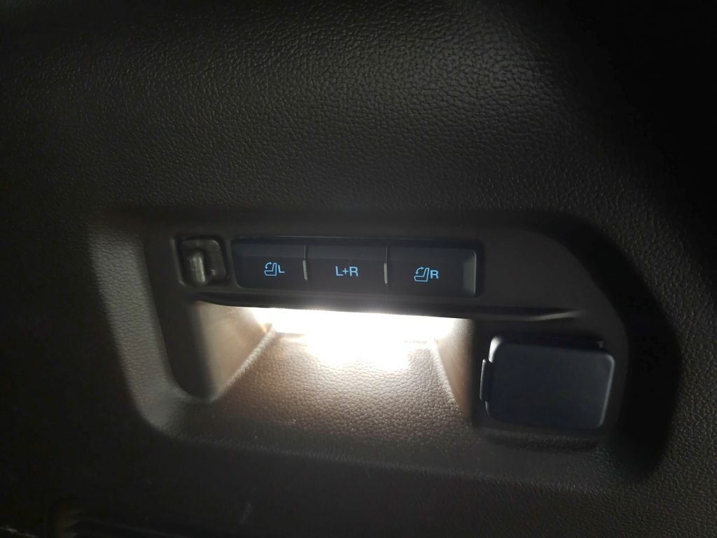 Used 2023 Gray Metallic Ford King Ranch image 9