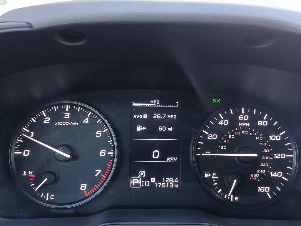 Used 2024 White Subaru  image 11