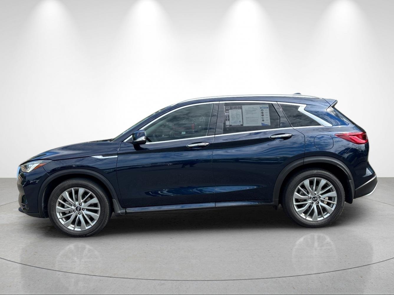 Used 2023 Hermosa Blue INFINITI LUXE image 2