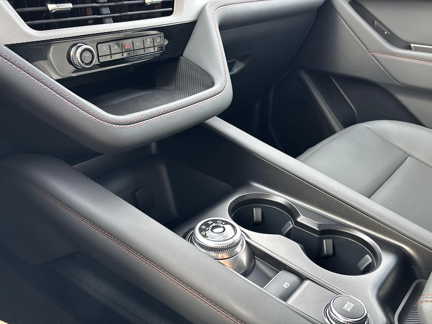 New 2027 Star White Metallic Tri-Coat Ford Active image 16