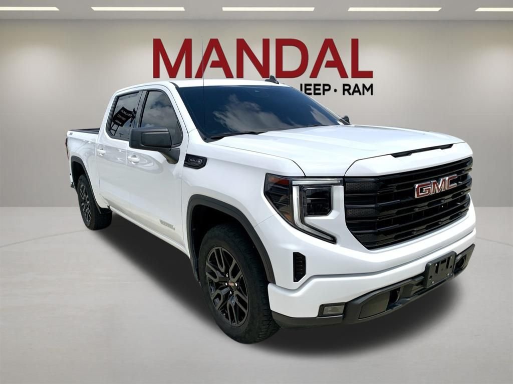 Used 2024 White GMC Elevation image 4