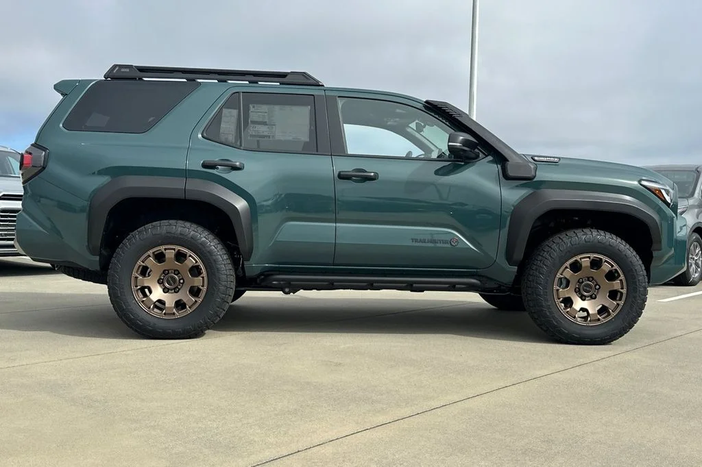 New 2026 Everest Toyota 4Runner Trailhunter image 3