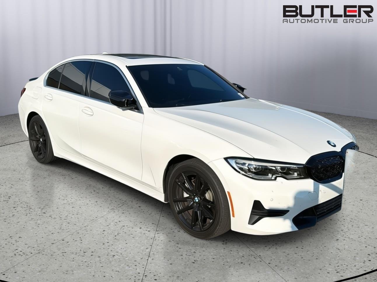 Used 2019 Alpine White BMW 330i image 4