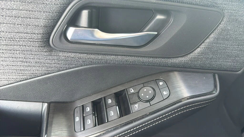 Used 2023 Super Black Nissan SV image 19