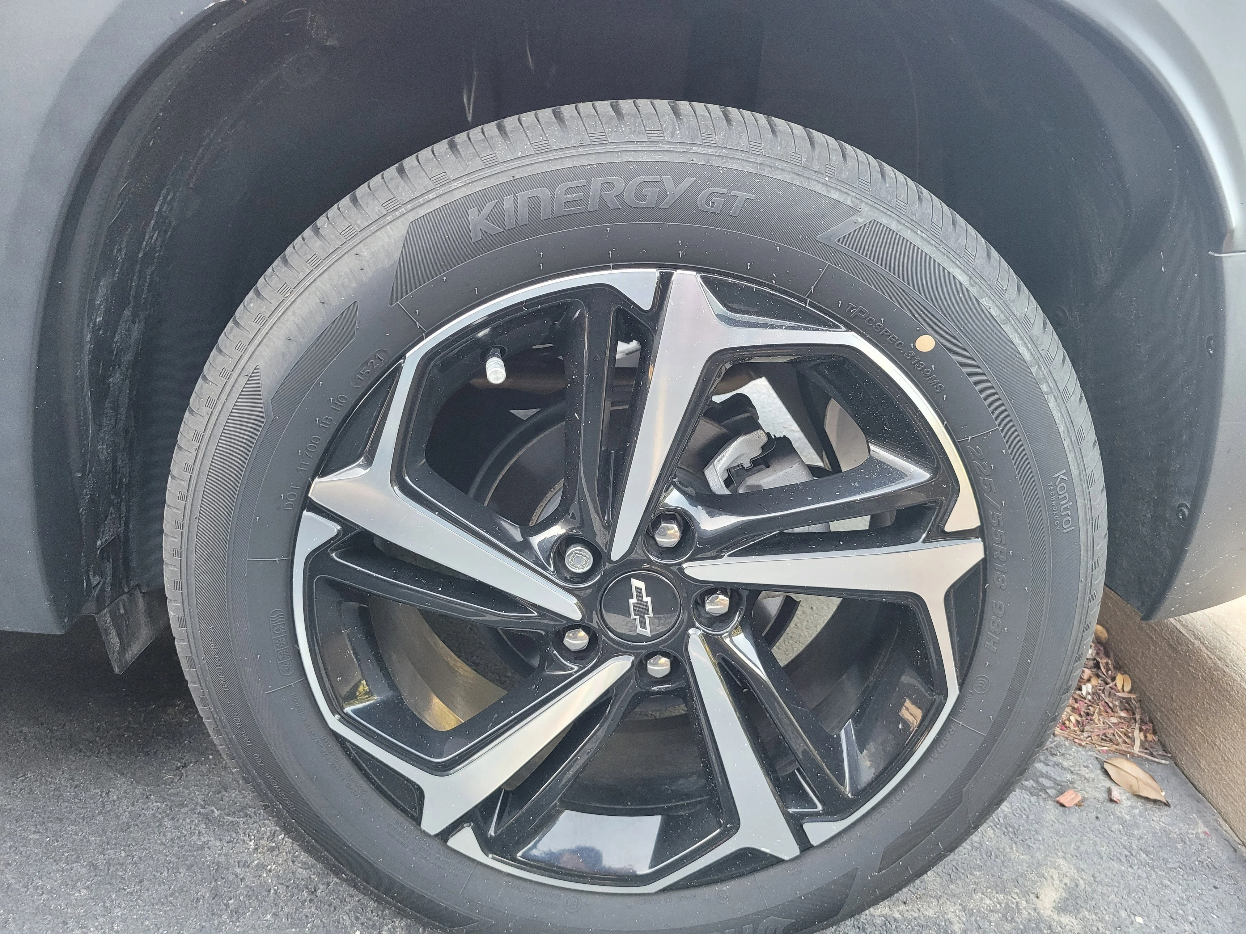 Used 2022 Crimson Metallic Chevrolet RS image 8