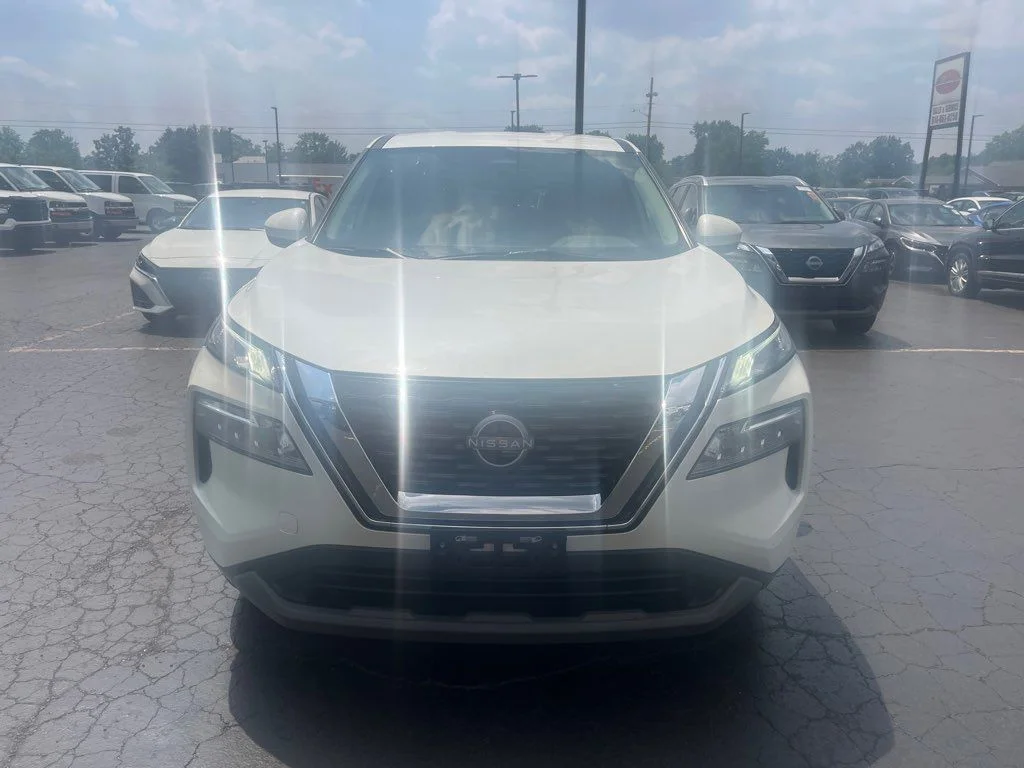 Used 2023 White Nissan SV image 6