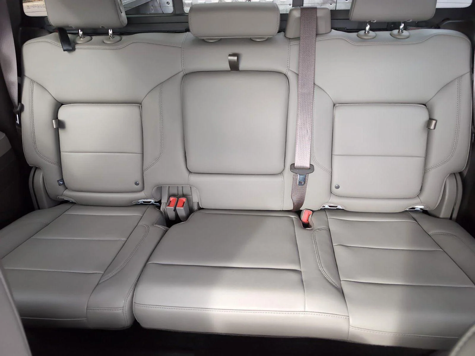 Used 2022 Summit White Chevrolet RST image 29