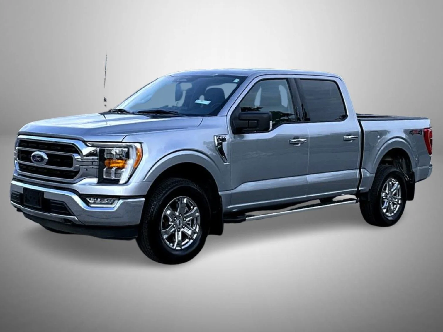 Used 2023 Silver Ford XLT image 1