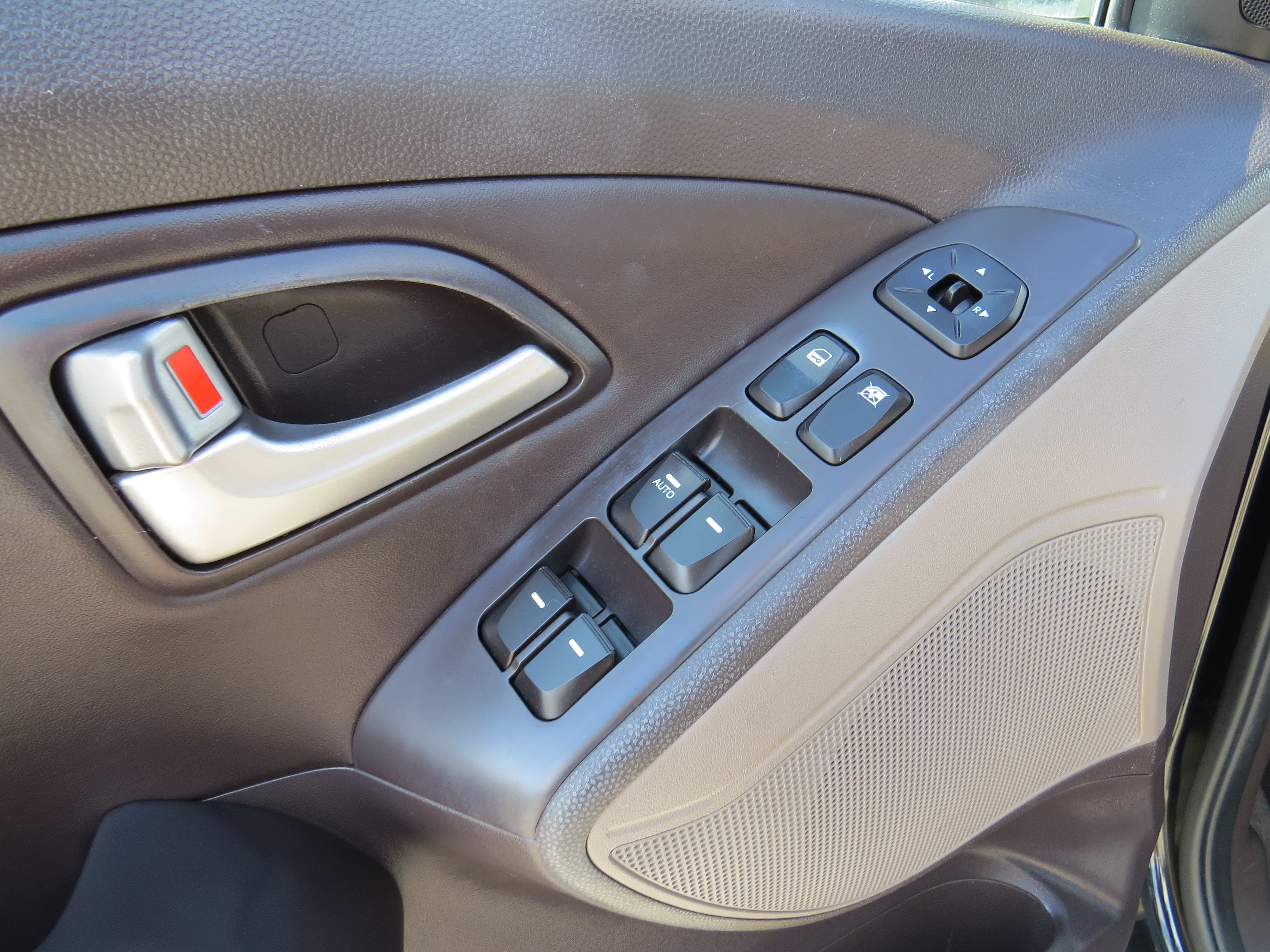 Used 2013 Ash Black Hyundai GLS image 15